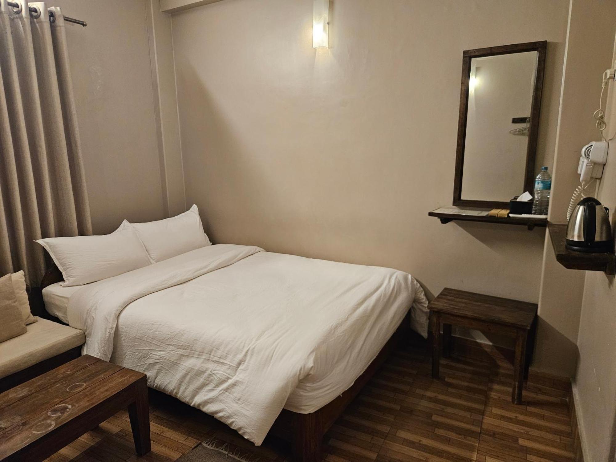 Hotel Blossom Pokhara Værelse billede