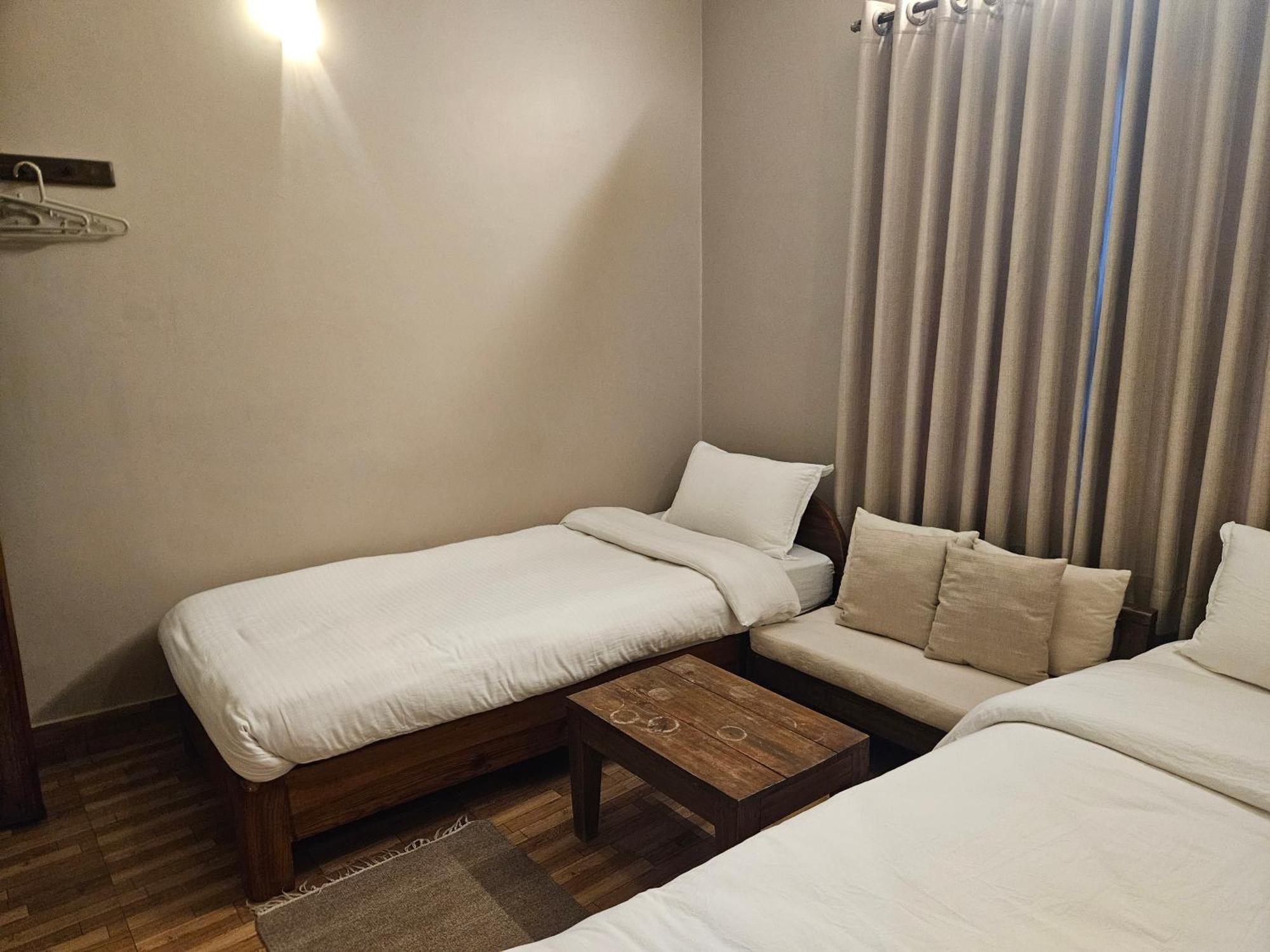 Hotel Blossom Pokhara Værelse billede