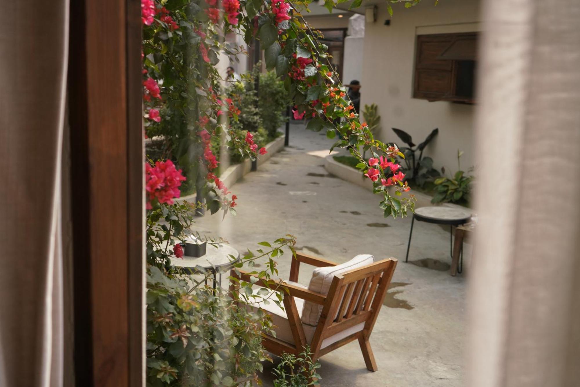 Hotel Blossom Pokhara Eksteriør billede